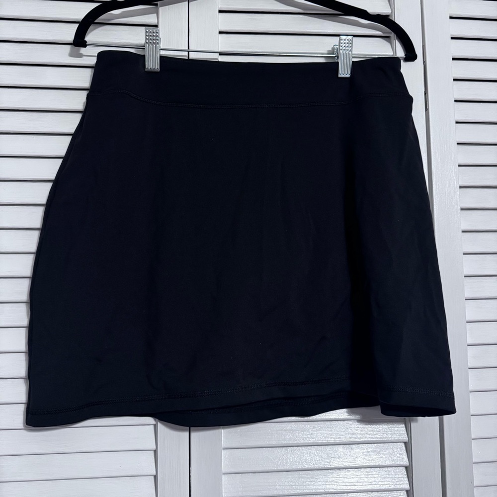 Crimson Klover Black Athletic Skort w/ Built-In Shorts | Size M